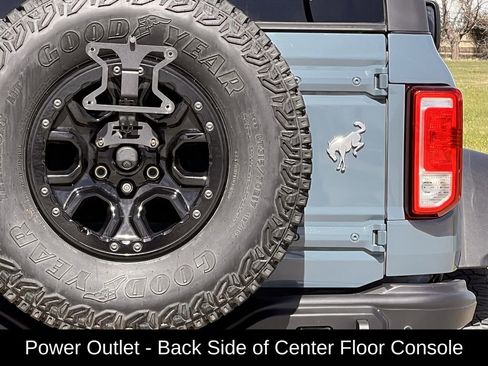 Used 2022 Ford Bronco Big Bend w/ Sasquatch Package image 5