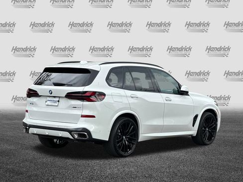 Used 2025 BMW X5 xDrive40i w/ M Sport Package image 5