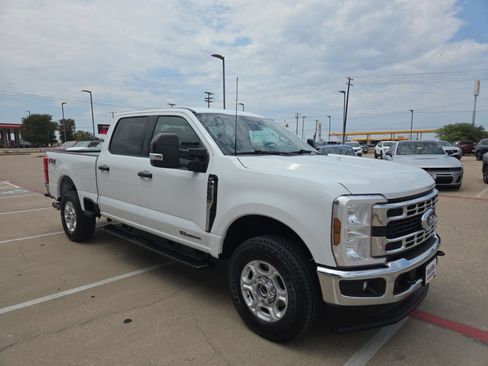 Used 2025 Ford F250 XLT w/ FX4 Off-Road Package AWD/4WD image 3