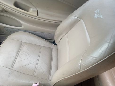 Used 1999 Ford Mustang Convertible image 16