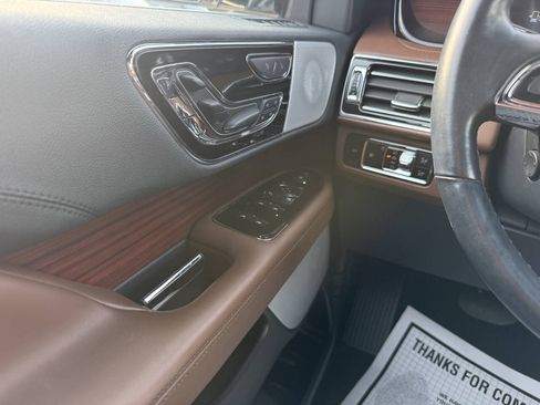 Used 2023 Lincoln Navigator Reserve AWD/4WD image 35