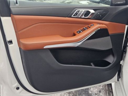 New 2026 BMW X5 xDrive40i w/ M Sport Package image 10
