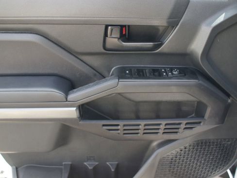 Used 2024 Toyota Tacoma SR5 AWD/4WD image 29