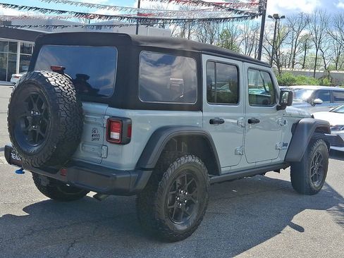 Used 2024 Jeep Wrangler Unlimited image 5