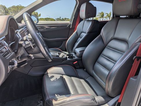 Certified 2024 Porsche Macan GTS AWD/4WD image 5