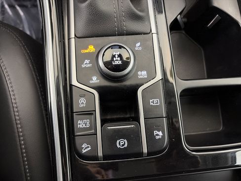 Certified 2023 Kia Sorento SX AWD/4WD image 32