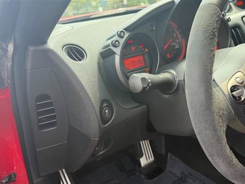 Used 2016 Nissan 370Z NISMO RWD image 9