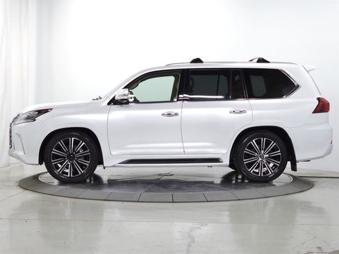 Used 2021 Lexus LX 570 4WD w/ Luxury Package image 5