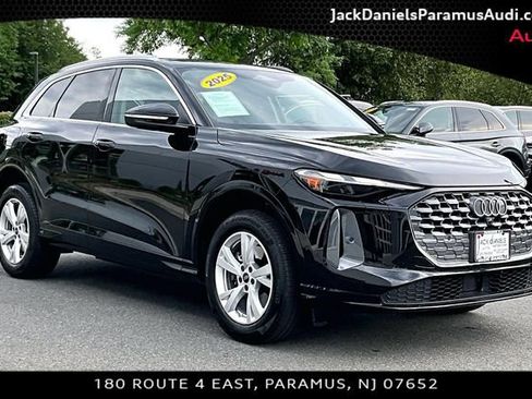Used 2025 Audi Q5 Premium w/ Convenience Package AWD/4WD image 9