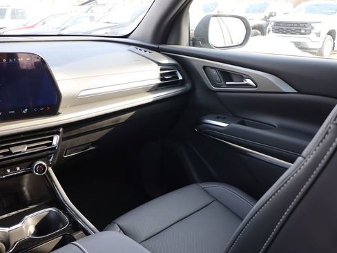 New 2026 Chevrolet Traverse LT w/ Midnight/Sport Edition image 41