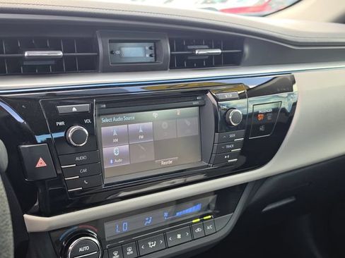 Used 2016 Toyota Corolla LE FWD image 23