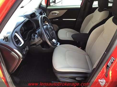 Used 2015 Jeep Renegade Latitude FWD image 11