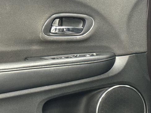 Used 2019 Honda HR-V EX image 25