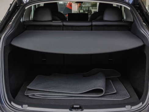 Used 2024 Tesla Model Y Performance image 24