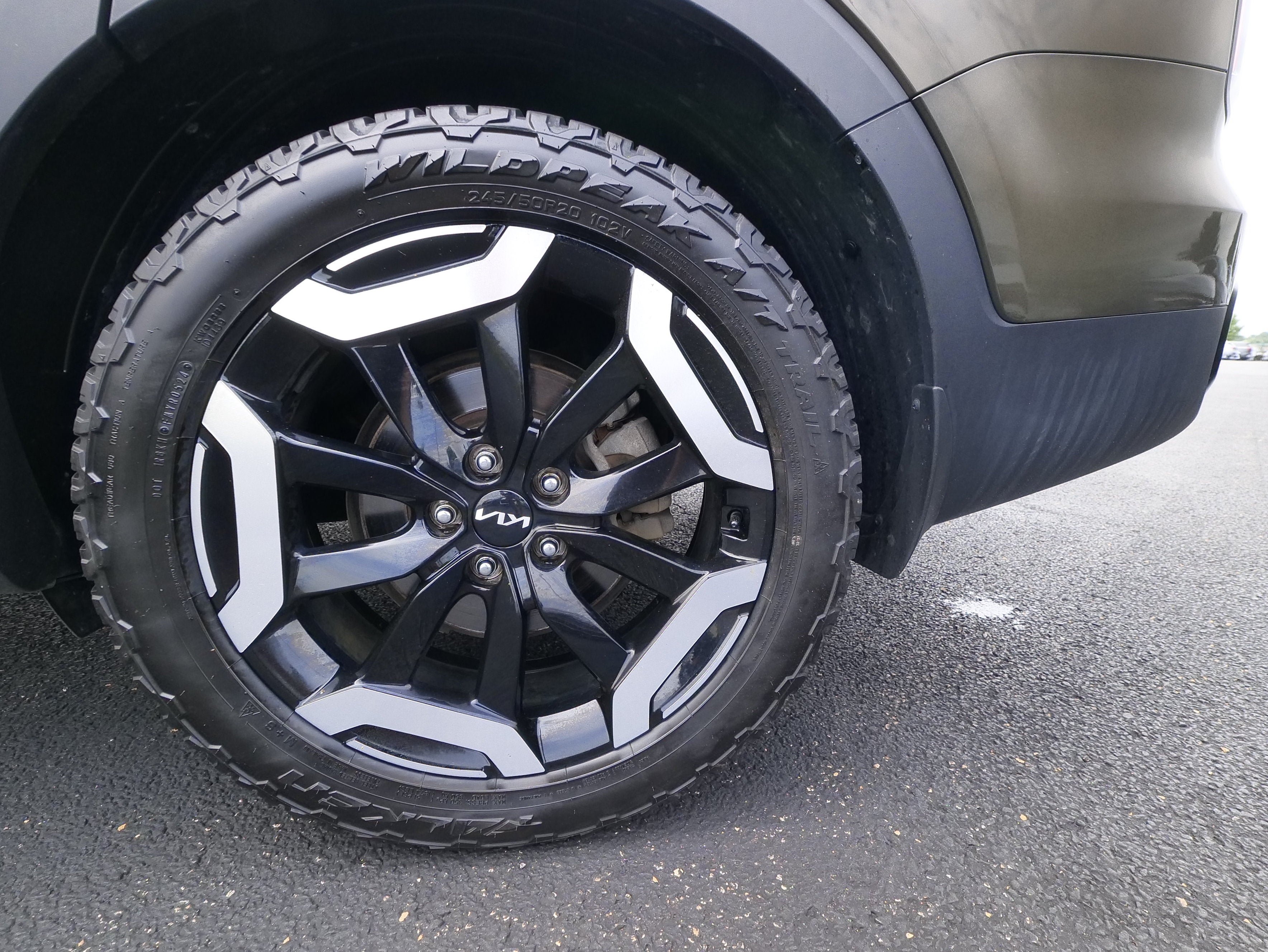 Used 2024 Kia Telluride EX w/ EX Captain's Chair Package AWD/4WD image 10