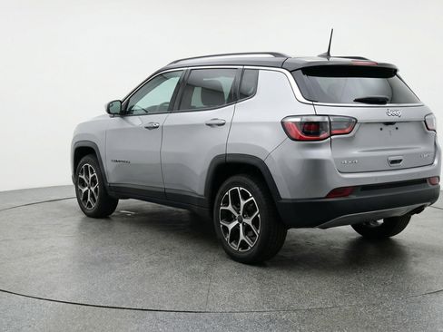 Used 2025 Jeep Compass Limited AWD/4WD image 6