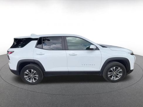 Used 2025 Chevrolet Equinox LT FWD image 16