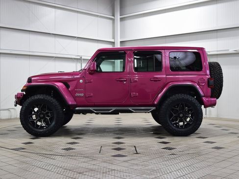 Used 2024 Jeep Wrangler Sahara w/ Technology Group image 4