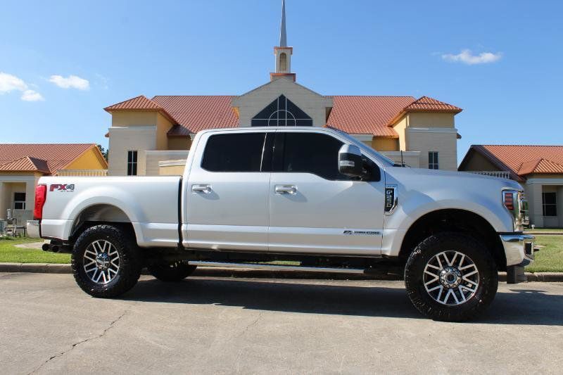Used 2017 Ford F250 Lariat w/ Lariat Value Package AWD/4WD image 3