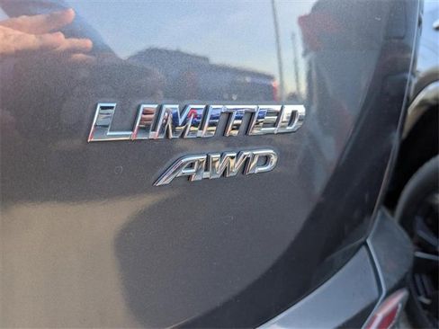 Used 2017 Toyota RAV4 Limited image 19