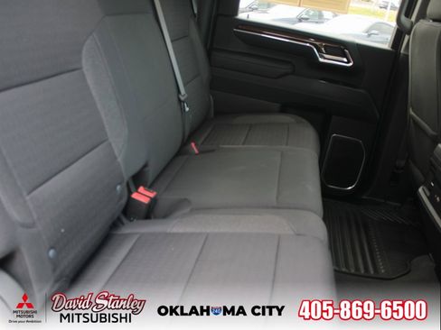 Used 2024 Chevrolet Silverado 2500 LT w/ Convenience Package image 9