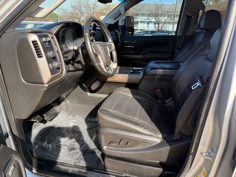 Used 2019 GMC Sierra 2500 Denali w/ Duramax Plus Package image 12