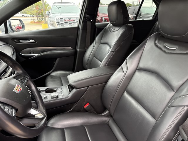 Used 2024 Cadillac XT4 Premium Luxury FWD image 5