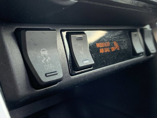 Used 2021 Toyota RAV4 XLE Premium FWD image 30