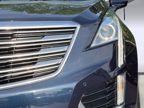 Used 2017 Cadillac XT5 Luxury w/ Driver Awareness Package FWD image 11