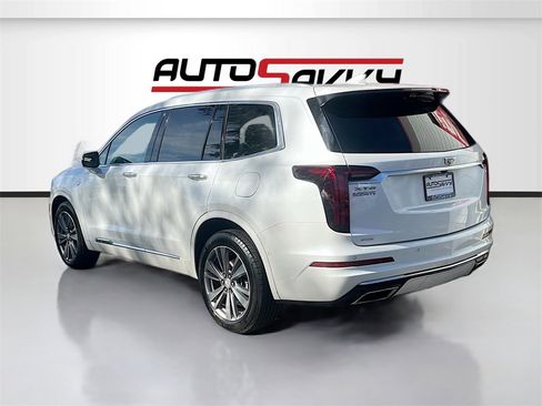 Used 2022 Cadillac XT6 Premium Luxury w/ Technology Package image 5