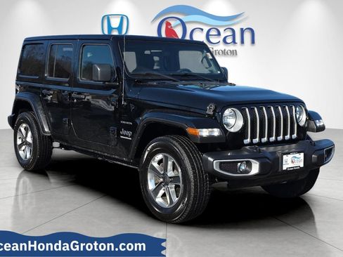 Used 2023 Jeep Wrangler Sahara image 3