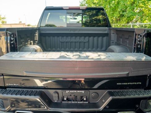 Used 2022 GMC Sierra 1500 Denali w/ Denali Premium Package AWD/4WD image 24
