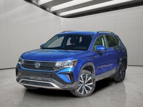 Used 2024 Volkswagen Taos SE FWD image 1