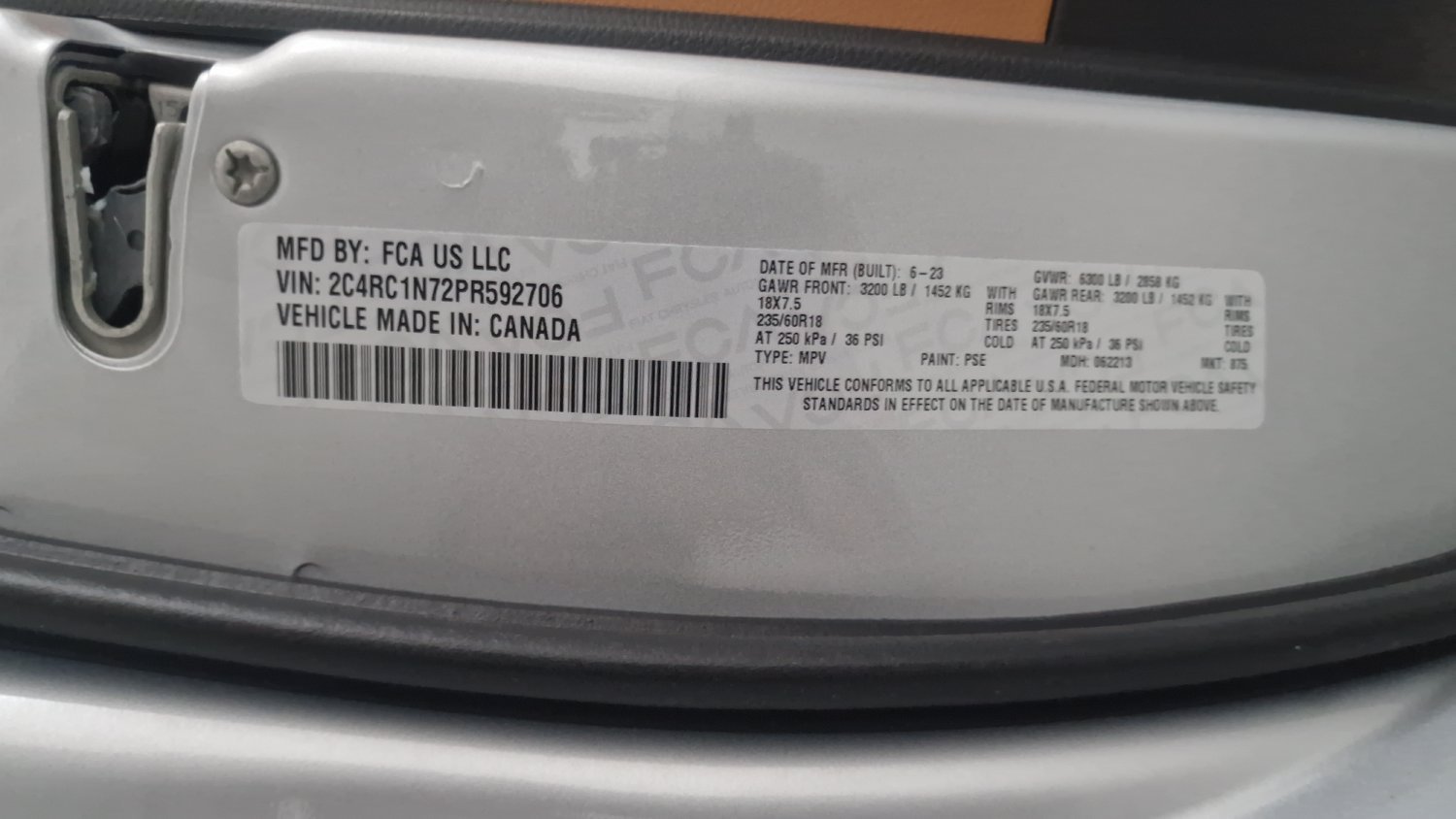 Used 2023 Chrysler Pacifica Pinnacle FWD image 11