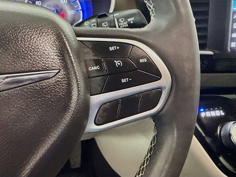 Used 2023 Chrysler Voyager LX image 15