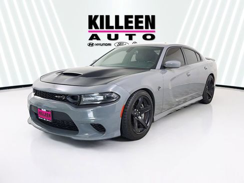 Used 2019 Dodge Charger SRT Hellcat w/ Navigation & Travel Group RWD image 3