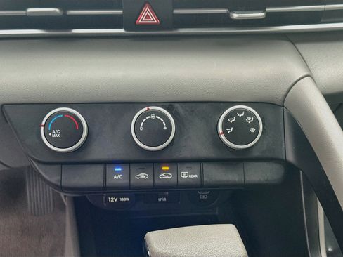 Used 2024 Hyundai Elantra SE FWD image 14