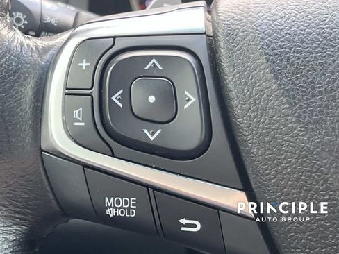 Used 2016 Toyota Camry SE FWD image 19