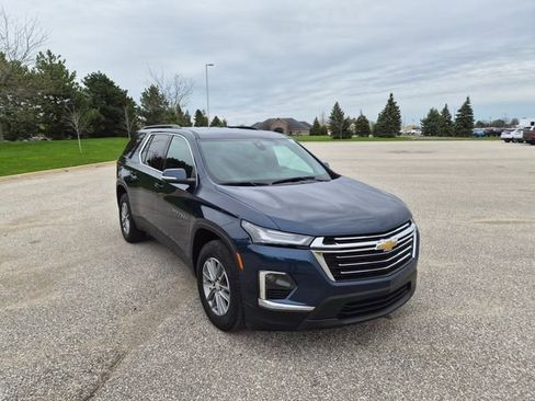Used 2023 Chevrolet Traverse LT FWD image 3