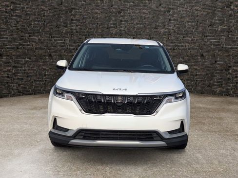 Used 2024 Kia Carnival LX FWD image 5