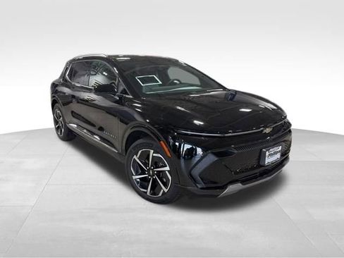 Used 2024 Chevrolet Equinox EV LT image 9