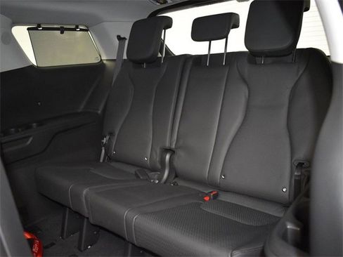 Certified 2025 Kia Carnival SX Prestige image 11