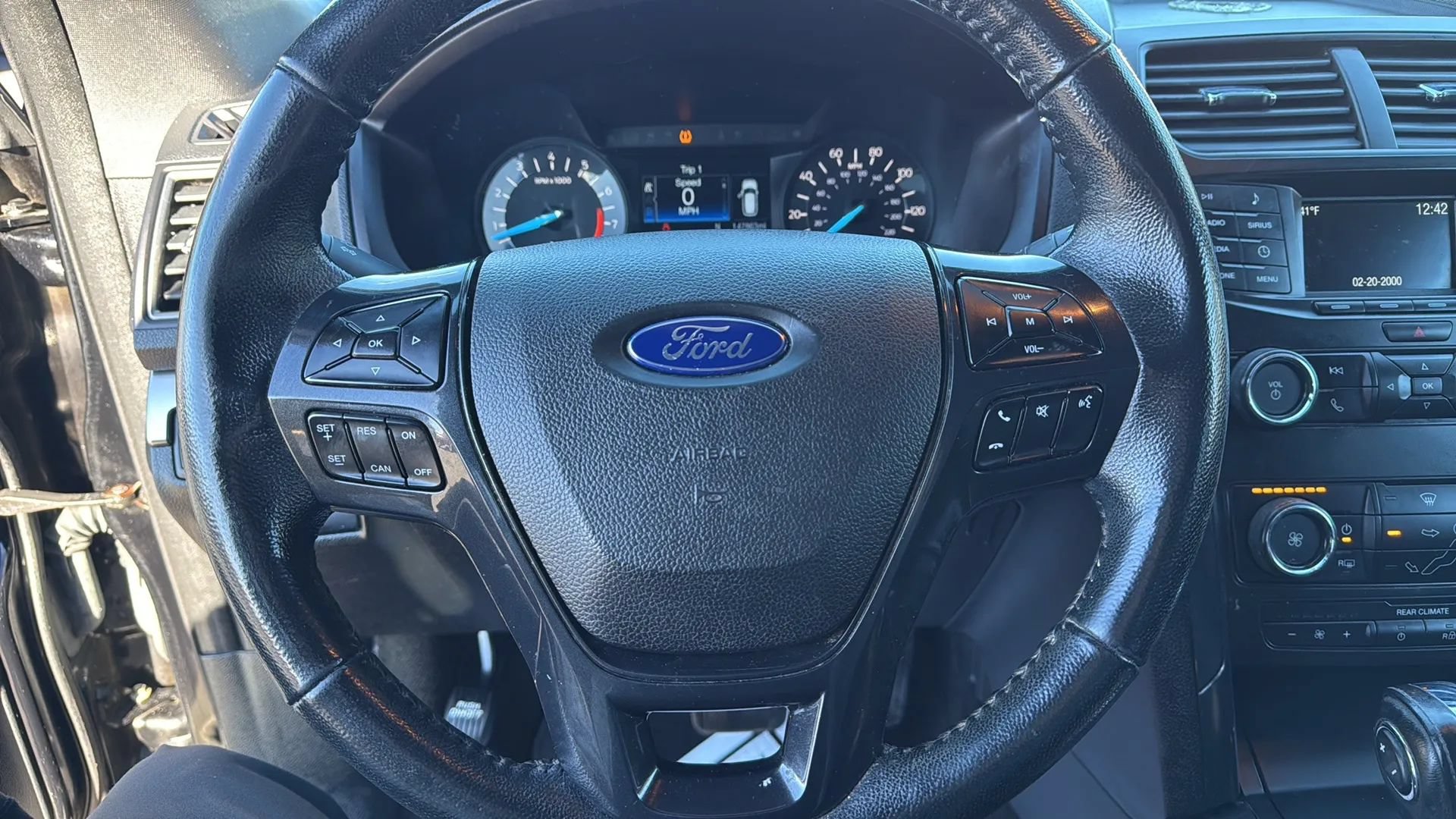Used 2018 Ford Explorer XLT AWD/4WD image 17