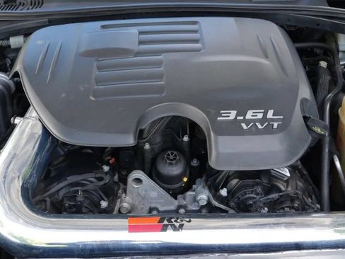 Used 2015 Dodge Challenger SXT RWD image 14