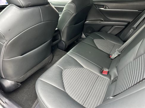 Used 2023 Toyota Camry SE image 11