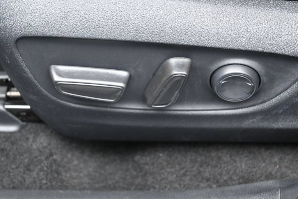 Certified 2025 Toyota RAV4 XLE AWD/4WD image 10