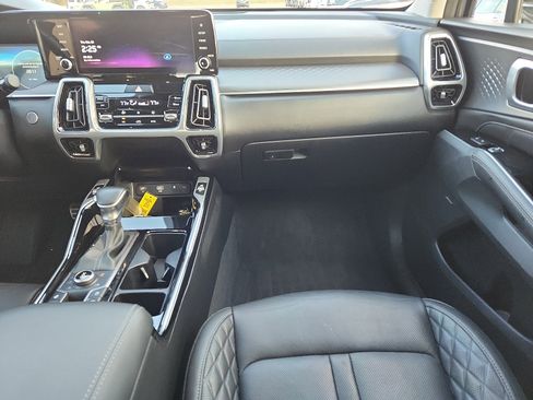 Used 2023 Kia Sorento SX image 11