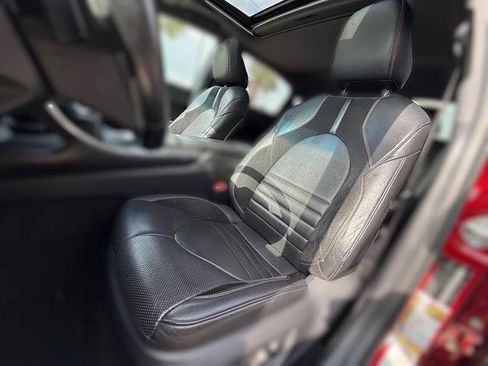 Used 2019 Toyota Avalon XSE FWD image 8