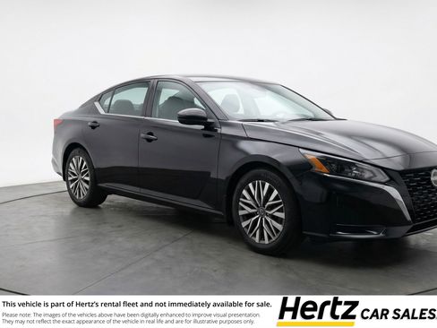 Used 2025 Nissan Altima 2.5 SV image 1