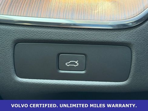 Certified 2023 Volvo XC60 B5 Plus FWD image 18